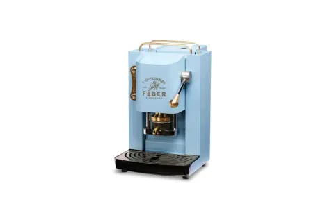 Macchina Faber color azzurro, con logo "L'Officina di Faber", pronta per un caffè ma non esce acqua.